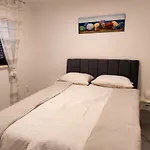 Apartman S Dvije Spavace Sobe